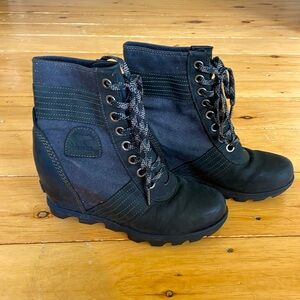 EUC Sorel Lexie Wedge Black Boots Sz 9